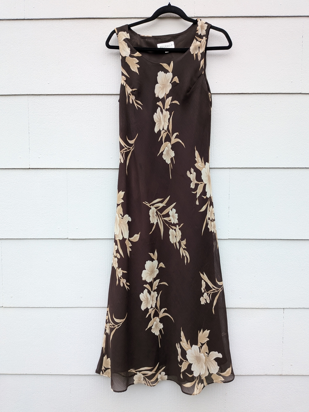 Vintage Floral Sleeveless Brown Dress with Cream Blooms